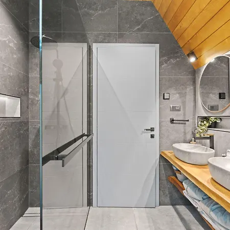 Forest Hill Mit Hallenbad By Interhome *